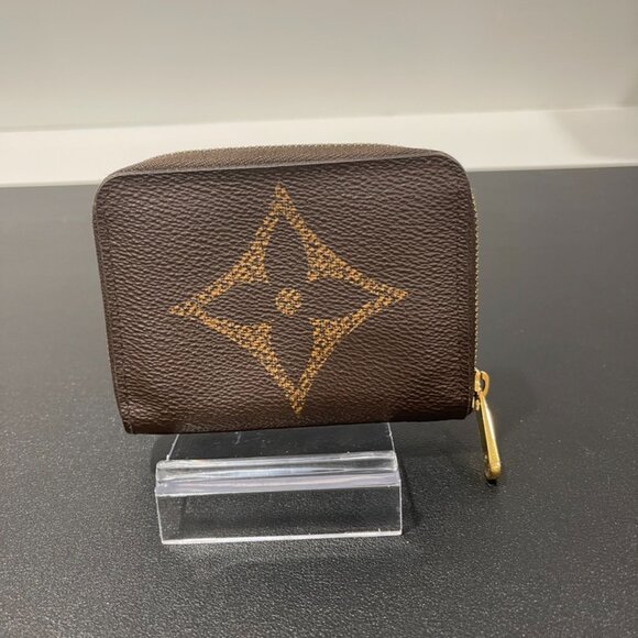 Louis Vuitton Monogram Giant Zippy Coin Purse (133861) - Picture 4 of 6